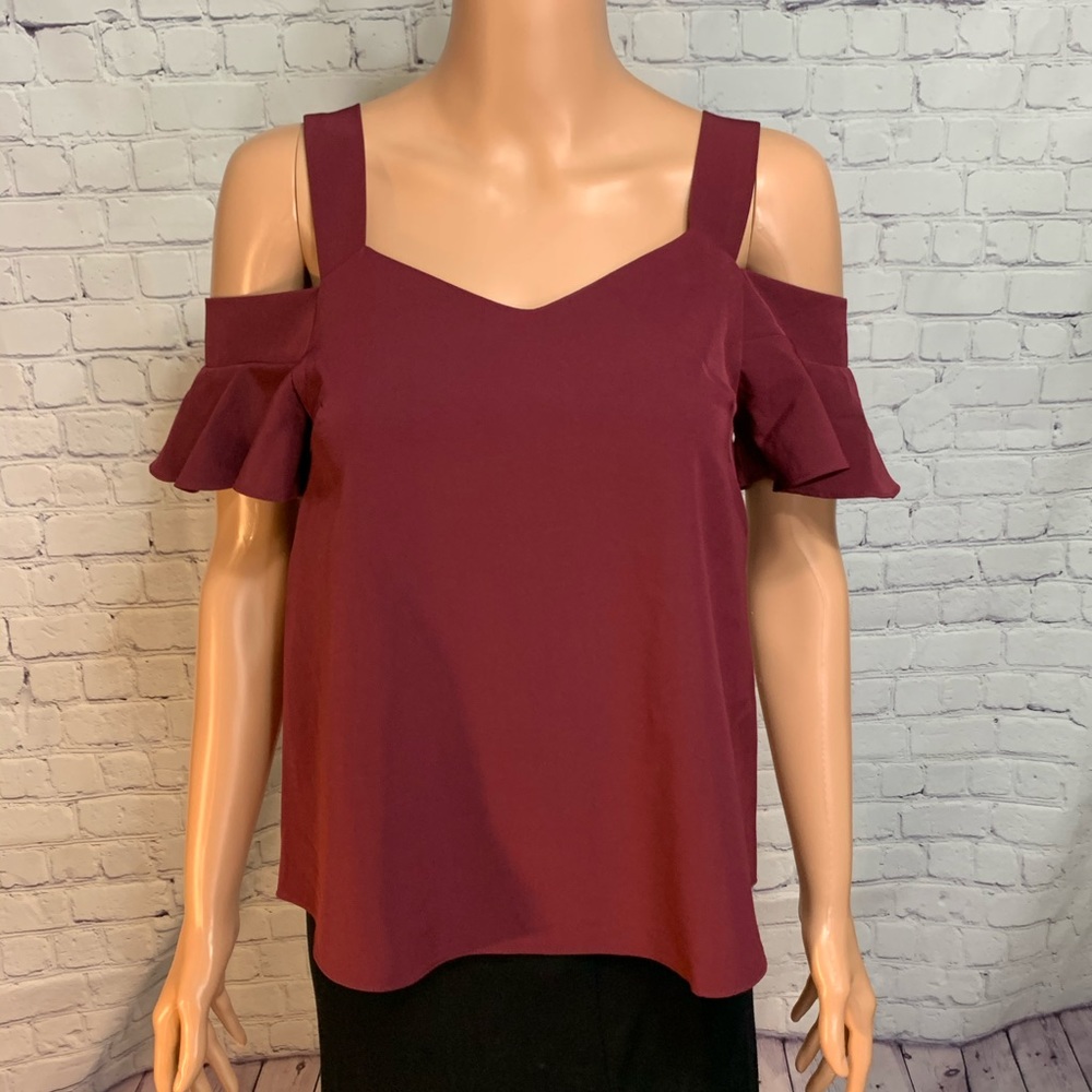 Francesca’s size XS Exposed shoulder maroon blouse top